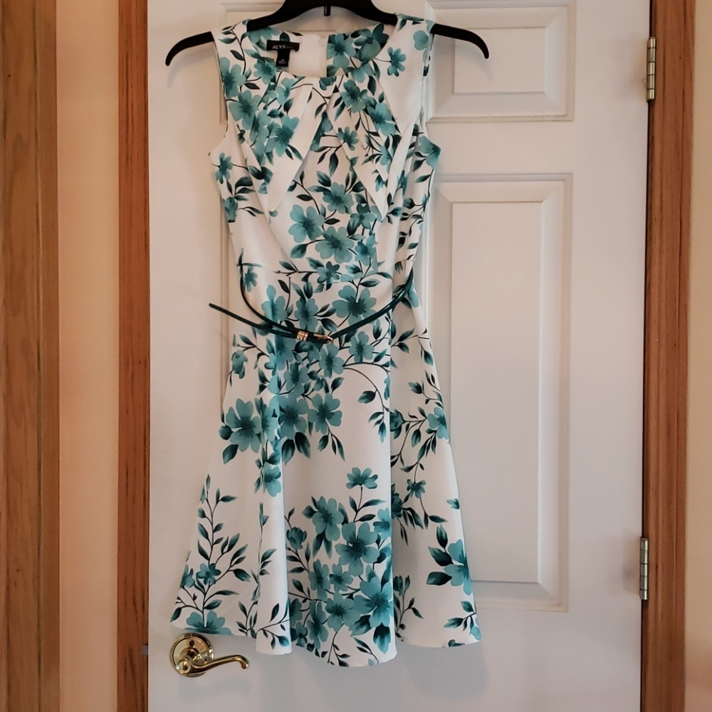 Juniors dress